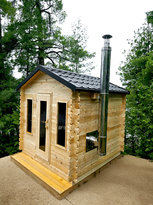 Georgian cabin sauna with chimney