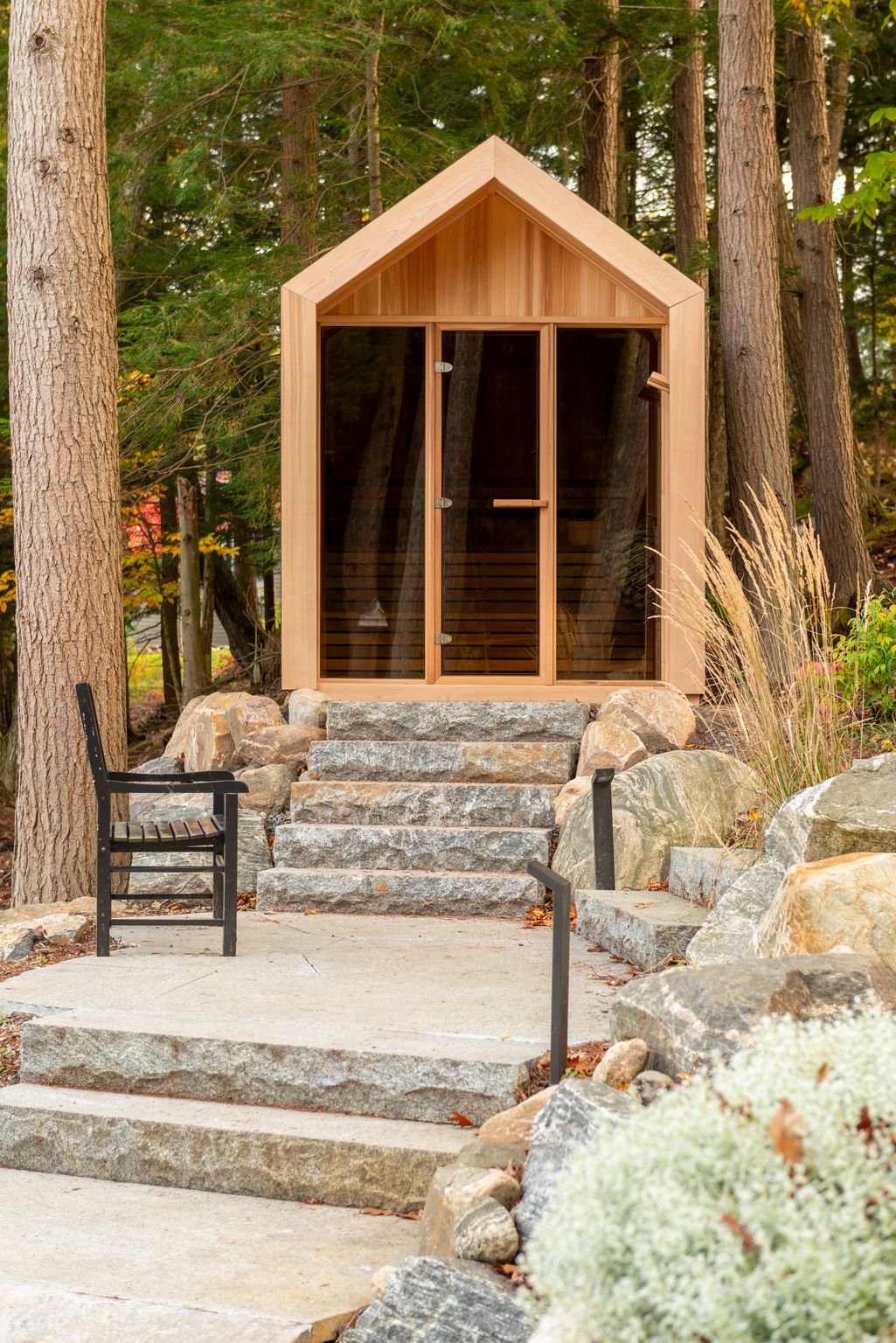 Hudson sauna with stone steps