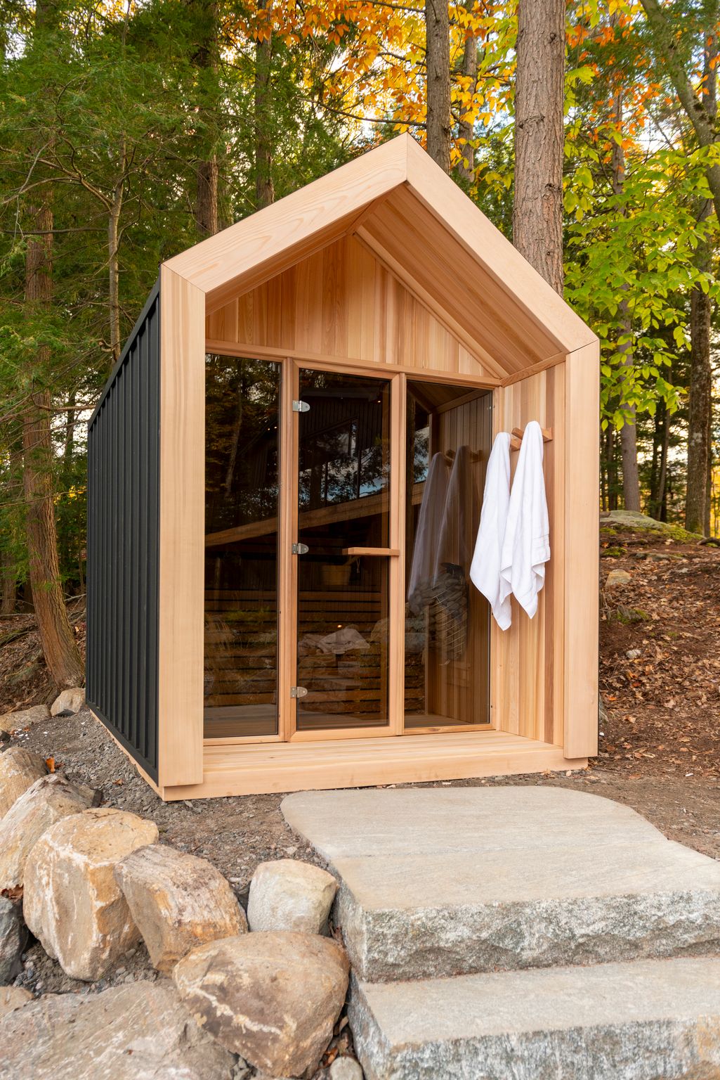 Hudson sauna glass door with towels